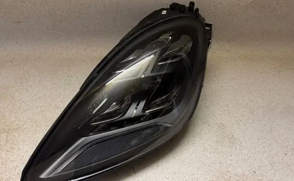 Porsche Cayenne (9Y0 9Y3) Headlight/headlamp 9y0941035J 9677X3J 9B00A6L