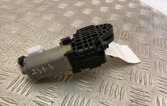 Mercedes-Benz E W238 Steering column adjust motor 0390203399