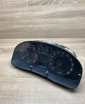 Skoda Superb B5 (3U) Speedometer (instrument cluster) 3U0920841A