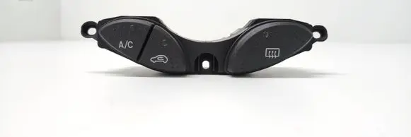 Ford Focus Windscreen/window heater switch 98AG19A945BF