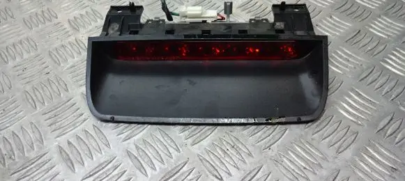 Chevrolet Lacetti Third/center stoplight