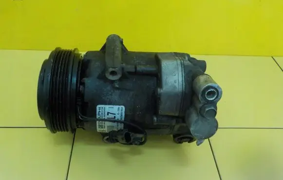 Opel Meriva B Air conditioning (A/C) compressor (pump) 401351739