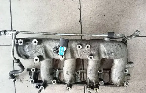 Opel Vectra C Intake manifold 55212586