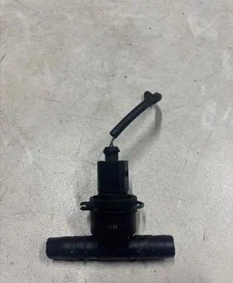 Volkswagen PASSAT B5.5 Fuel temperature sensor 036915081