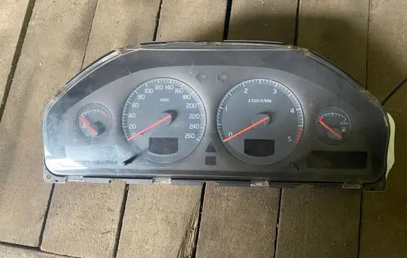 Volvo S80 Speedometer (instrument cluster) 9472452