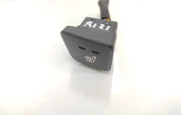 Hyundai i30 Seat heating switch 81209