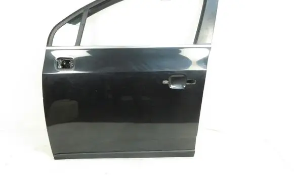 Chevrolet Orlando Front door