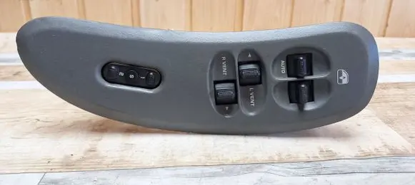 Chrysler Voyager Electric window control switch 04685732AC 0SB741D5AE 746797103