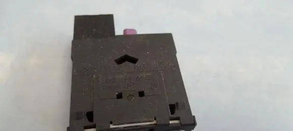 Renault Megane I Headlight level height control switch 7700841235