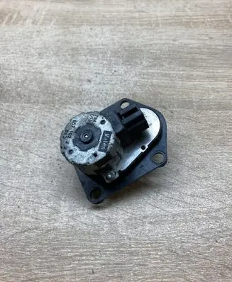 Peugeot 607 Air flap motor/actuator 657102J