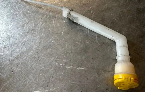 Renault Scenic III - Grand scenic III Window washer liquid tank fill tube 289151356R