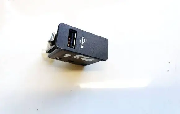 BMW 3 F30 F35 F31 USB socket connector 8410922924603
