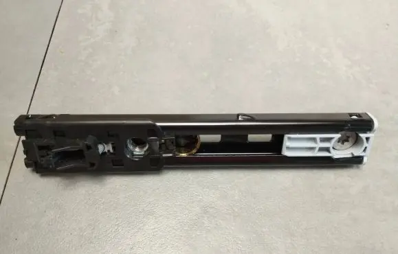 Mercedes-Benz CLS C218 X218 Seat belt height adjuster 616582300A