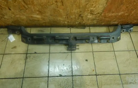 BMW 1 E81 E87 Front bumper mounting bracket