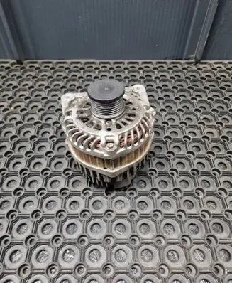 Nissan Juke I F15 Generator/alternator 23100BV80A