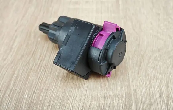 Audi A7 S7 4G Brake pedal sensor switch 4F0945459B