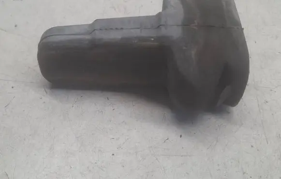 BMW 5 E39 Rear door check strap stopper 8163985 51228163985