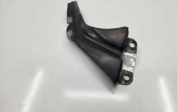 Audi TT TTS RS Mk3 8S Fender mounting bracket 8S0821117A
