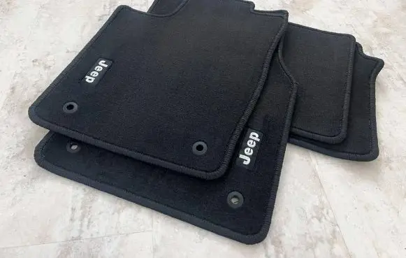 Jeep Cherokee III KJ Car floor mat set 