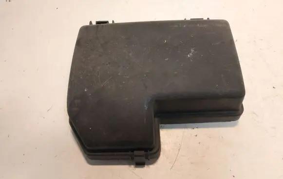 Volvo V70 Fuse box cover 8645259