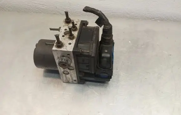Jaguar X-Type ABS Pump 4X432C285BA