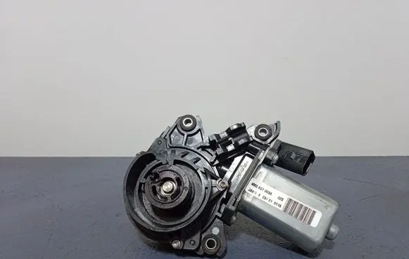 Audi Q7 4M Front door lock 4M0837003A