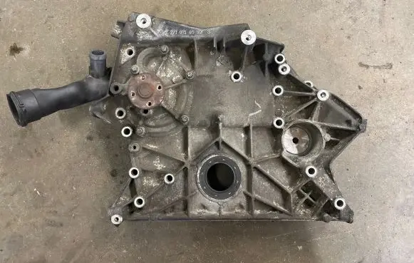 Mercedes-Benz E W212 Timing chain cover R2710150602