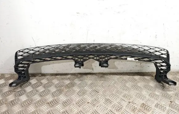 Front bumper mounting bracket