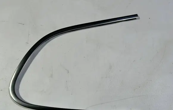 Maserati GranTurismo Rear door windshield rail 432510