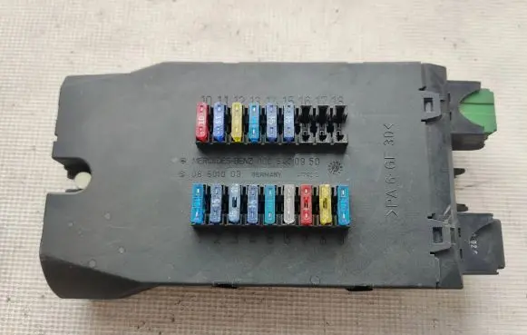 Volkswagen II LT Fuse module 0005400950 08501003