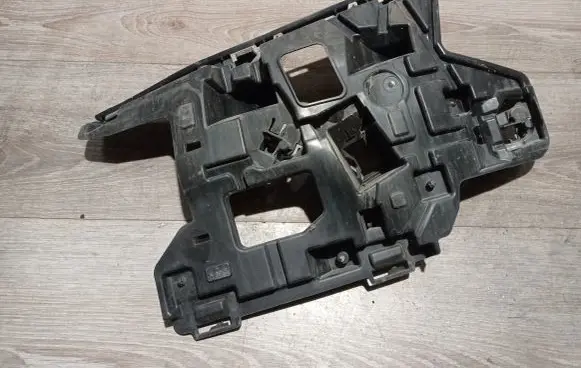 Volvo V40 Front bumper mounting bracket 31283740