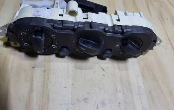 Ford Focus Climate control unit 69607003