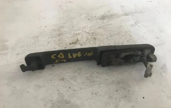 Volkswagen PASSAT B5 Rear door handle trim 