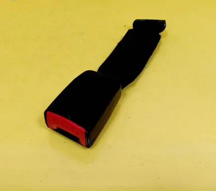 Peugeot 106 Rear seatbelt buckle 
