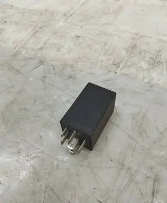 Audi A6 S6 C4 4A Other relay 443955532C D10000