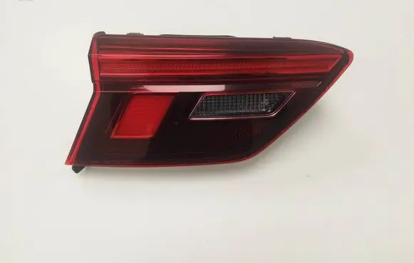 Tailgate rear/tail lights
