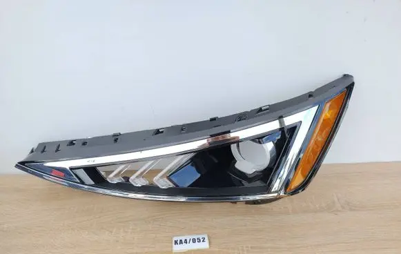 Hyundai Elantra VI Headlight/headlamp 92101F3500