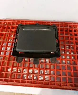 Cup holder front