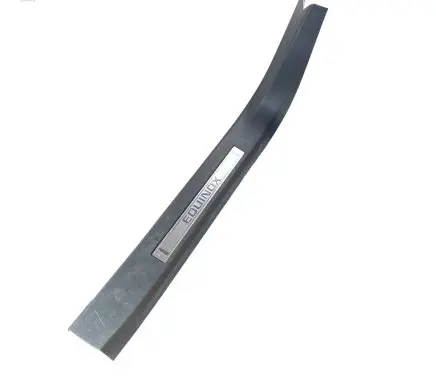 Chevrolet Equinox Front sill trim cover 84293122 84445009