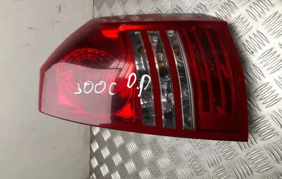 Chrysler 300 - 300C Rear/tail lights 04805852AC