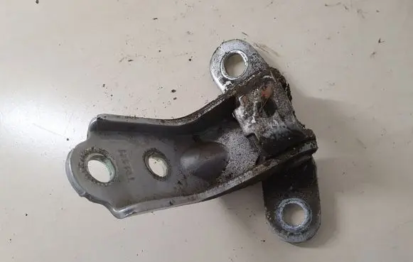 KIA Ceed Rear door lower hinge