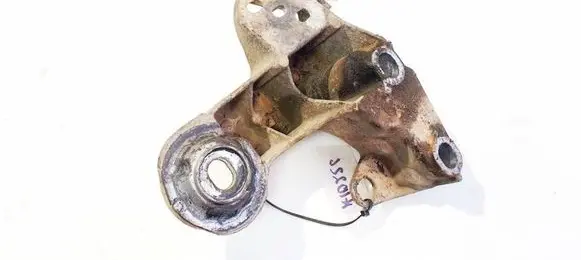 Audi A4 S4 B5 8D Engine mounting bracket 4b0199352a