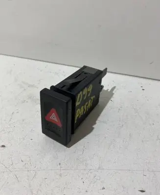 Volkswagen PASSAT B5.5 Hazard light switch 3B0953235B