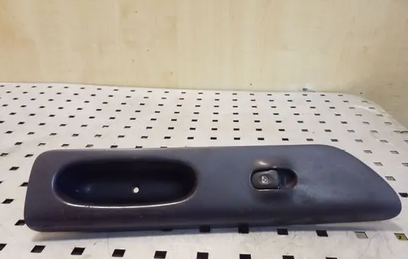 Renault Espace III Electric window control switch 7701708152