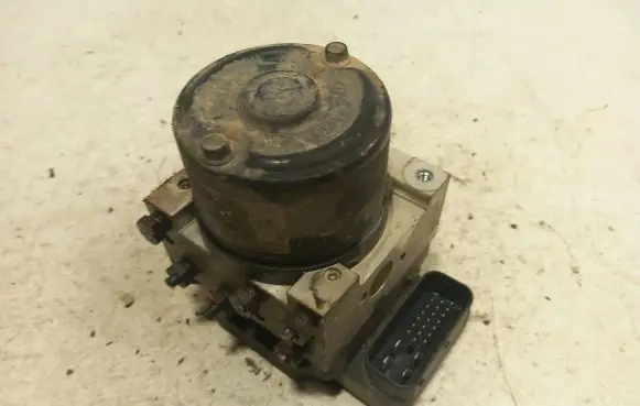 Hyundai Trajet ABS Pump 589203A300 5WY7402A 234K6C26B39