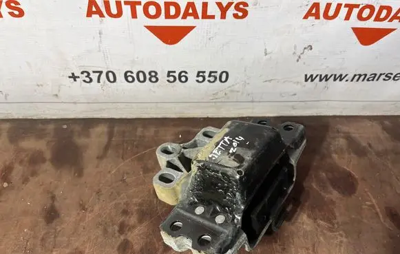 Volkswagen Jetta VI Engine mount bracket 1K0199555