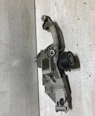 Opel Crossland X Generator/alternator bracket 9809714680