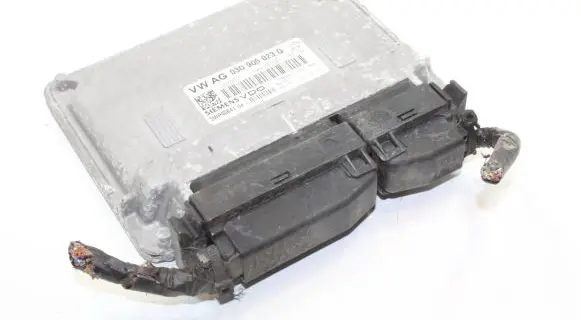 Volkswagen Fox Engine control unit/module 03D906023Q