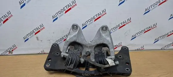 BMW 6 F12 F13 Gearbox mounting bracket 6775909