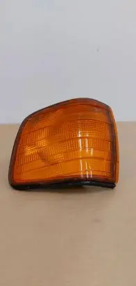Mercedes-Benz 380 560SEC C126 Front indicator light 1305233069